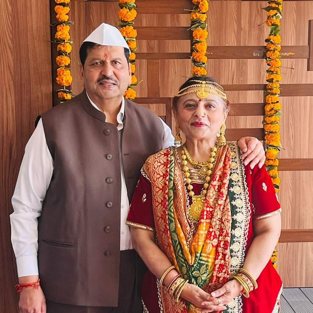 Manju Lodha - Early Life